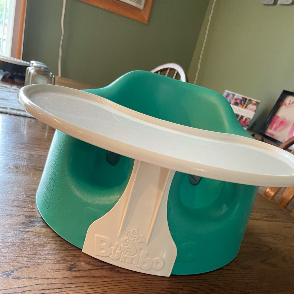 Bumbo seat with tray.